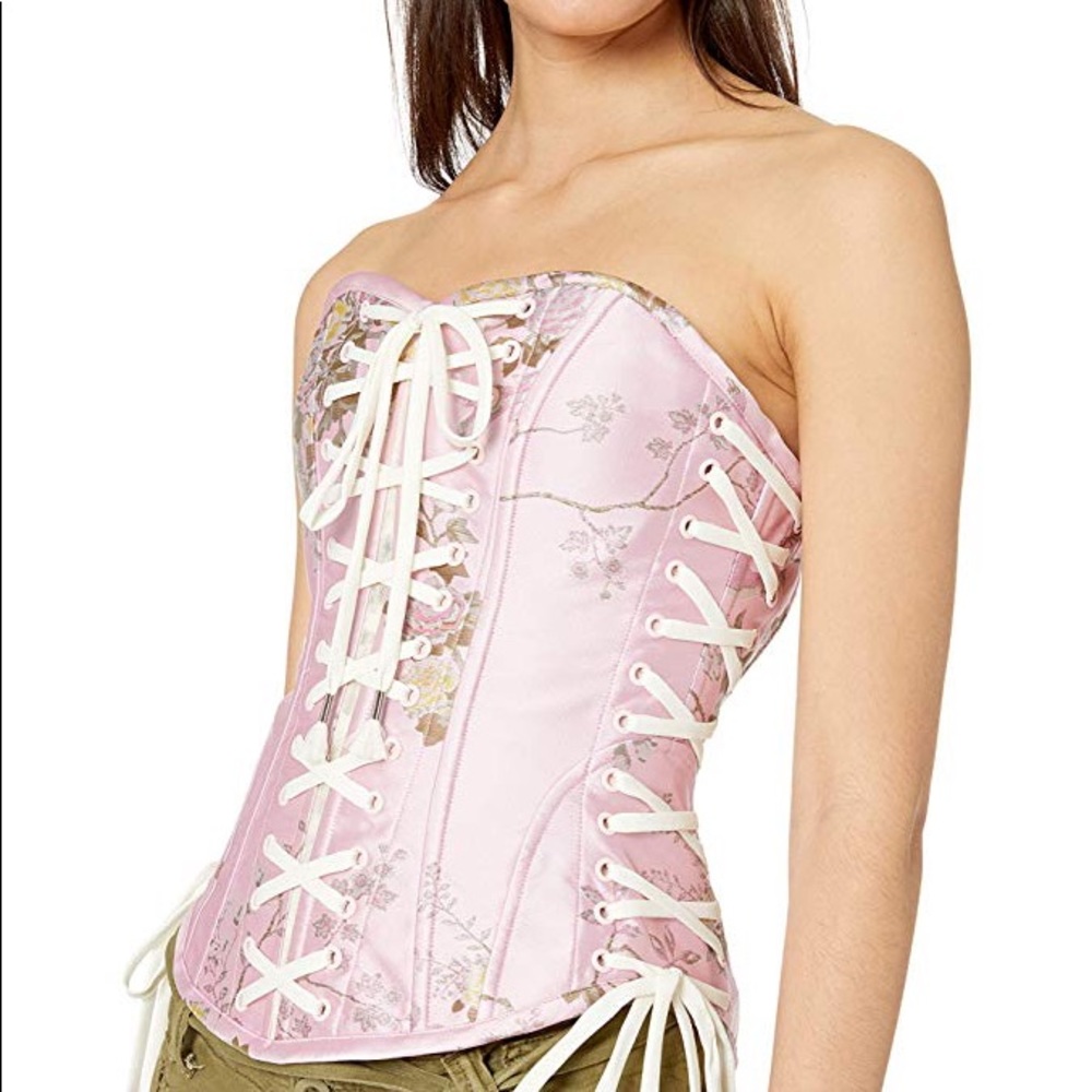 FENTY PUMA RIHANNA LACE CORSET RUNWAY